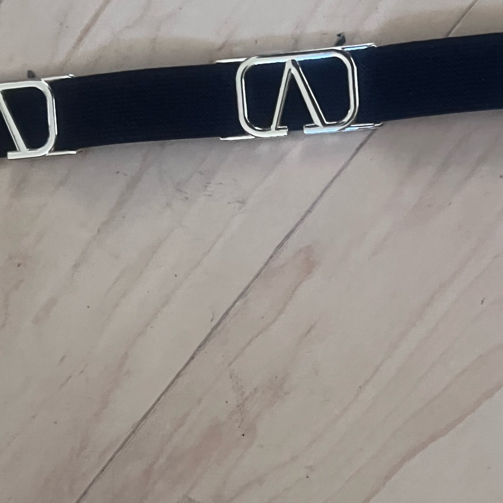 Women’s Elastic Logo-Accent Fashion Belt in Black with Gold Hardware